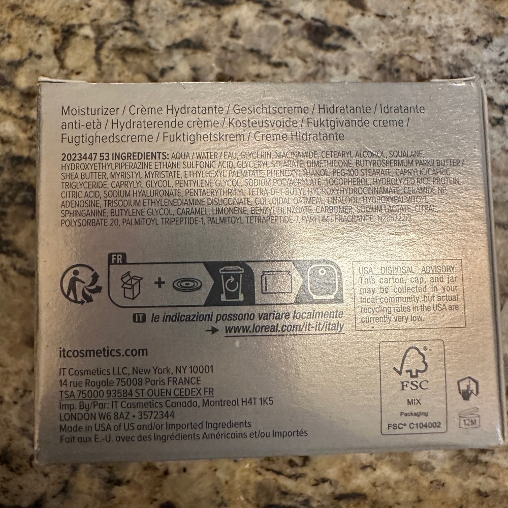 IT COSMETICS
Confidence in a Cream Anti-Aging Hydrating
Moisturizer 2fl oz NEW - Picture 2 of 3